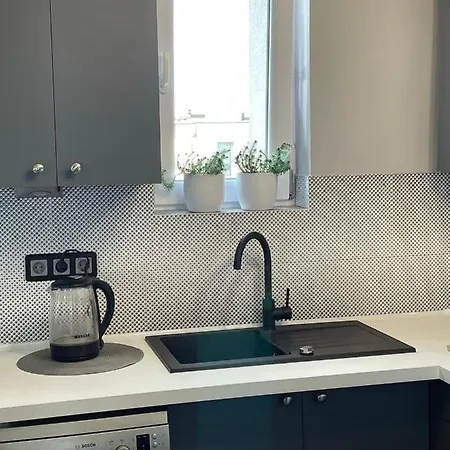 Grey Gucci Center