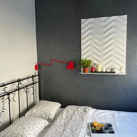 Grey Gucci Center وارسو