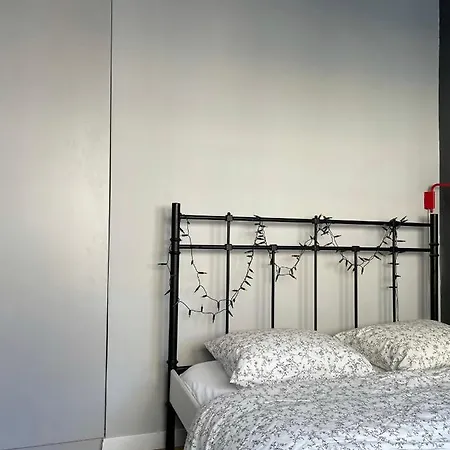 Grey Gucci Center وارسو