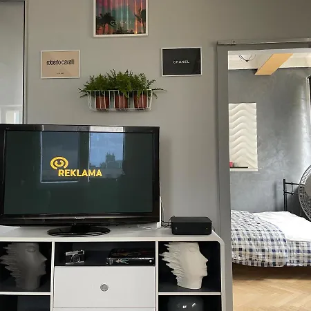 Grey Gucci Center * وارسو